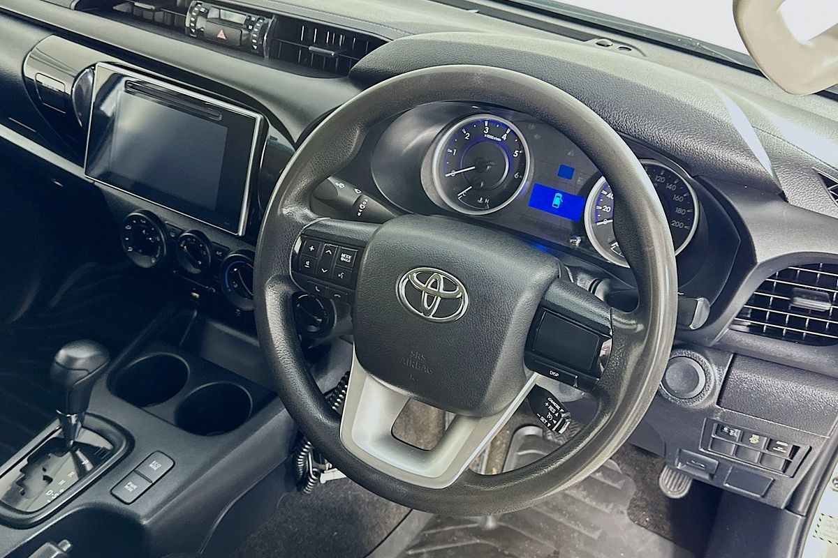 2015 Toyota HILUX SR GUN126R 4X4