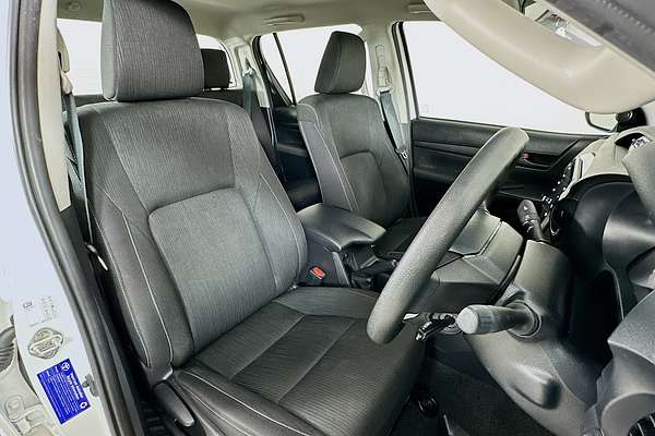 2024 Toyota HILUX SR 48V (4x4) GUN126R 4X4