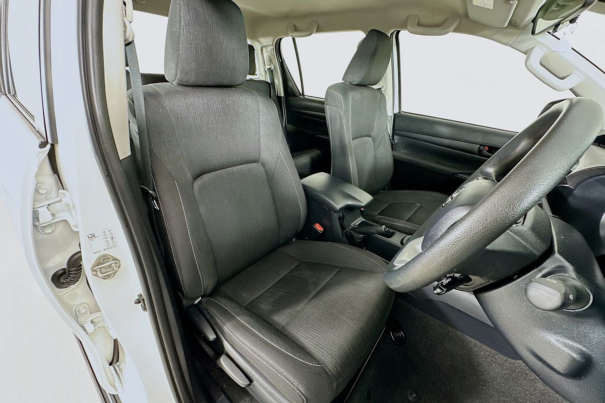 2024 Toyota Hilux SR 48V GUN126R 4X4