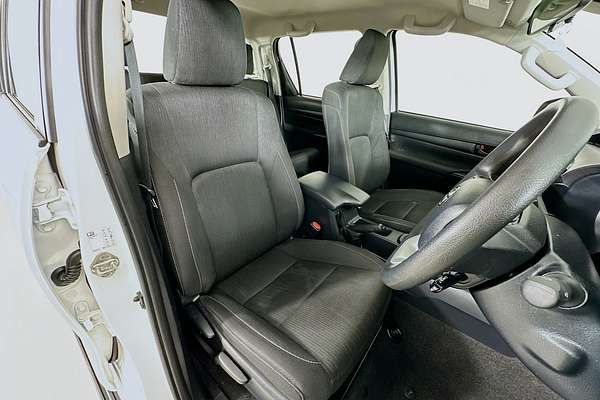 2024 Toyota Hilux SR 48V GUN126R 4X4