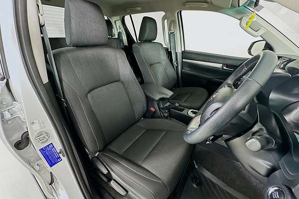 2024 Toyota Hilux SR5 (4x4) GUN126R 4X4