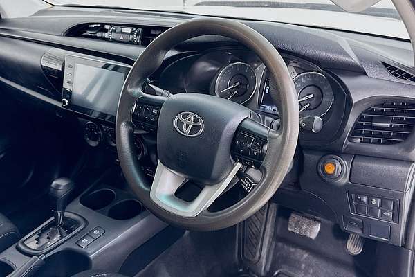 2021 Toyota HILUX SR (4x4) GUN126R FACELIFT 4X4
