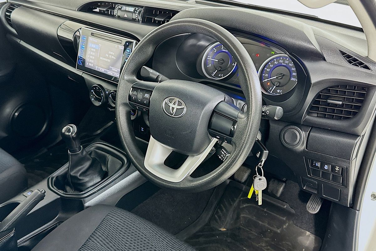 2016 Toyota HILUX SR (4x4) GUN126R 4X4