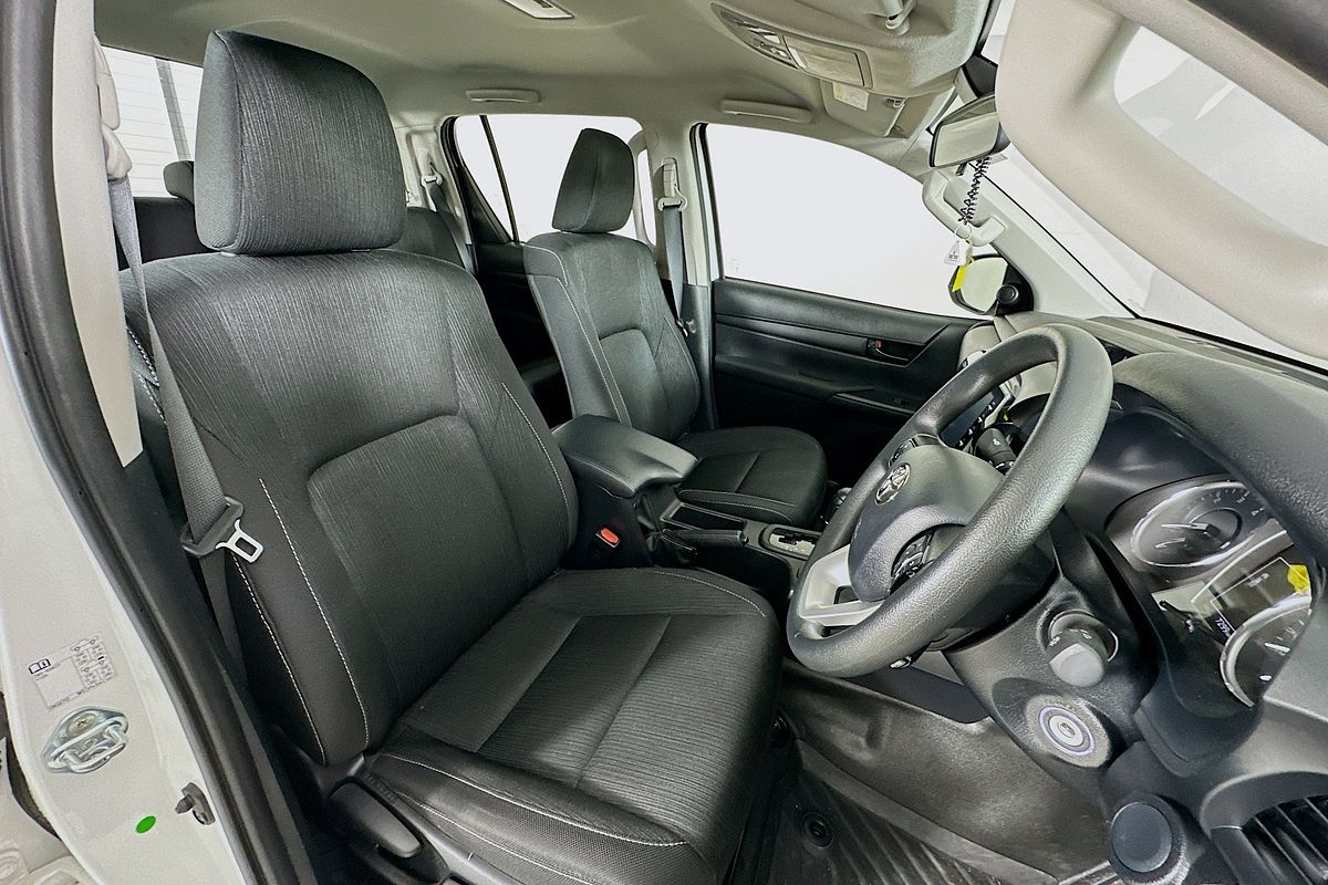 2023 Toyota HILUX SR GUN126R 4X4