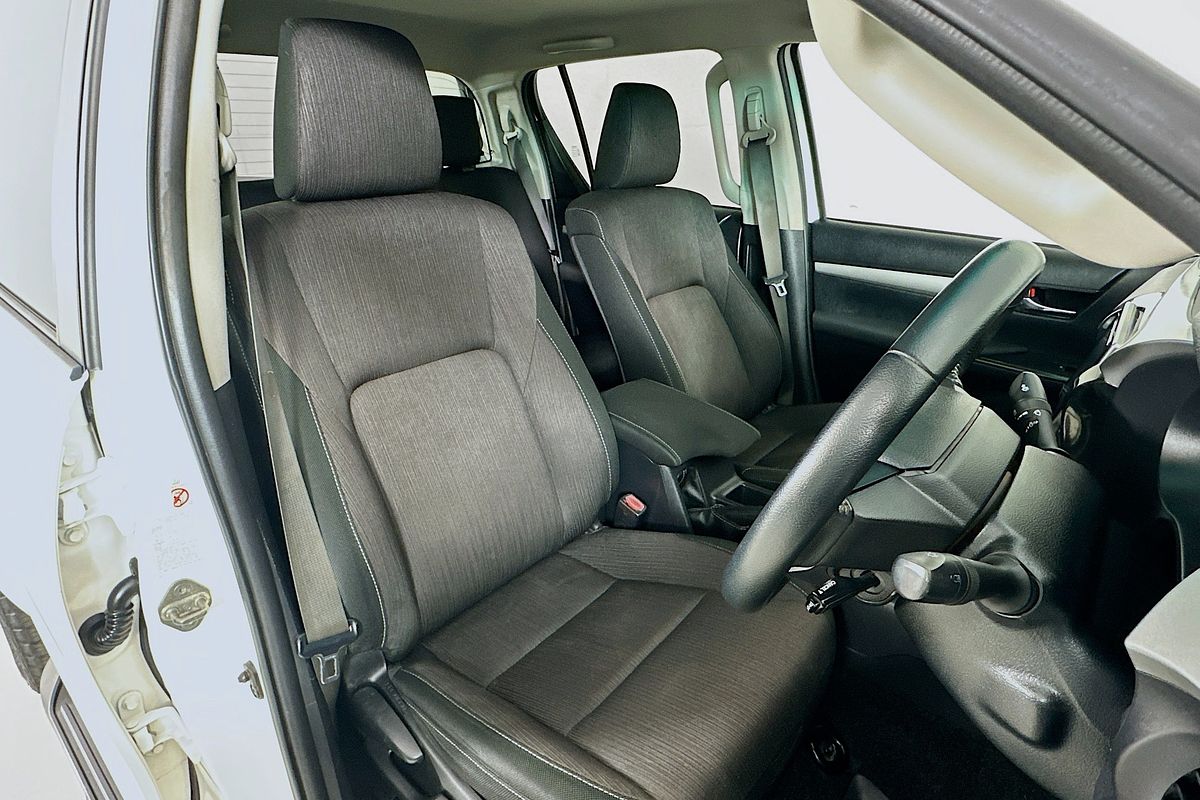 2018 Toyota HILUX SR5 (4x4) GUN126R MY17 4X4