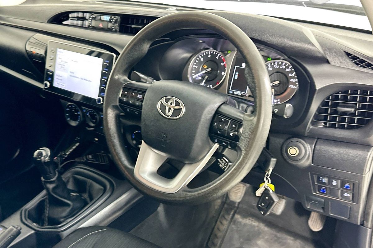2020 Toyota HILUX SR (4x4) GUN126R FACELIFT 4X4