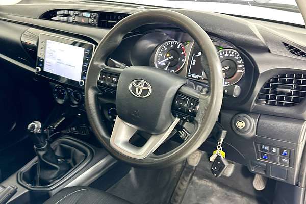 2020 Toyota HILUX SR (4x4) GUN126R FACELIFT 4X4