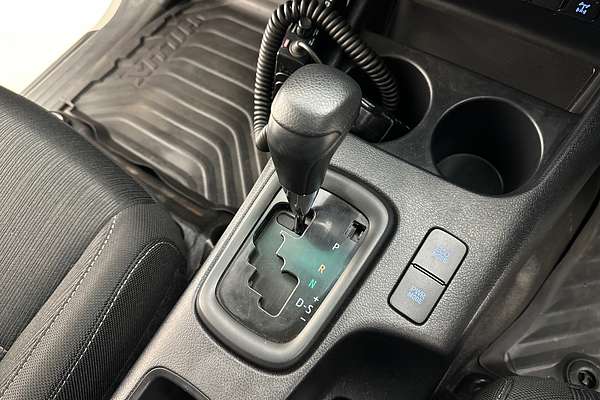 2021 Toyota HILUX SR (4x4) GUN126R FACELIFT 4X4