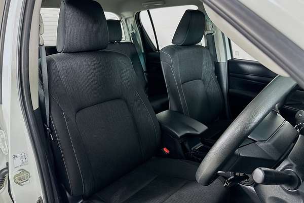 2020 Toyota HILUX SR (4x4) GUN126R FACELIFT 4X4