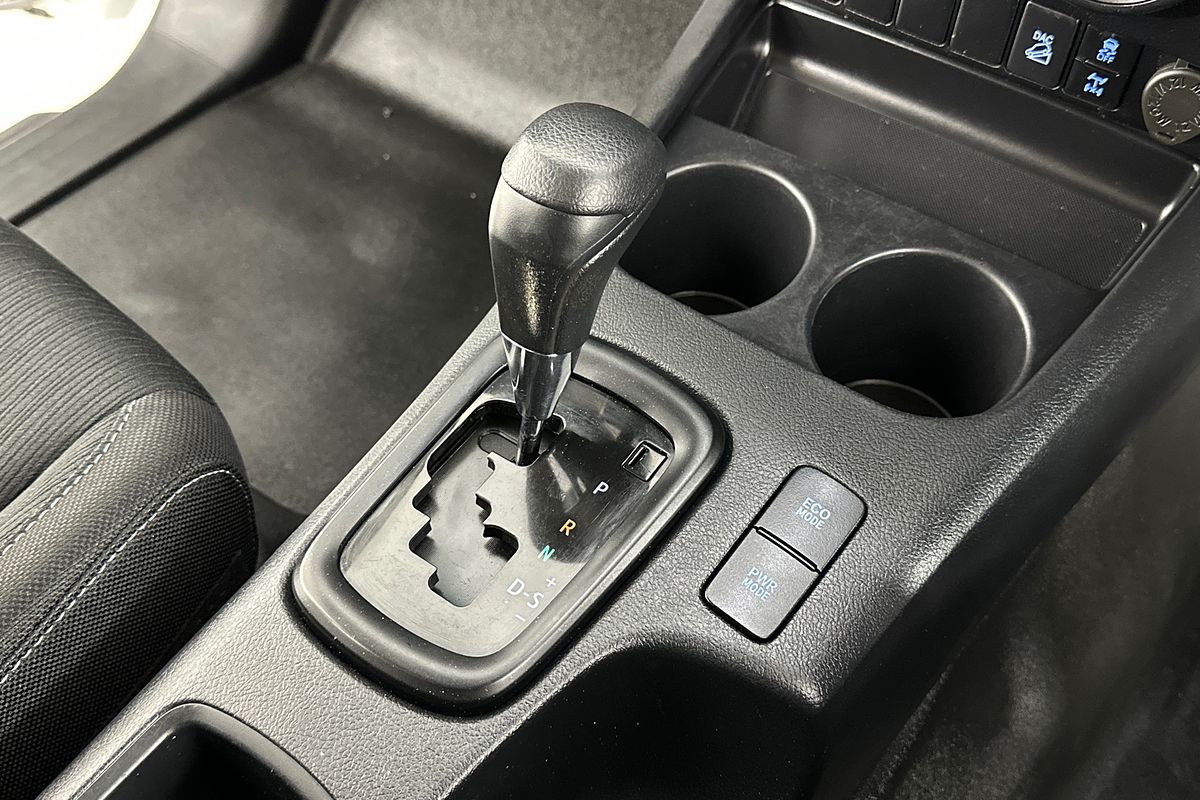 2020 Toyota HILUX SR (4x4) GUN126R FACELIFT 4X4