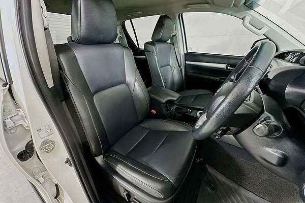 2021 Toyota HILUX SR5+ (4x4) GUN126R FACELIFT 4X4
