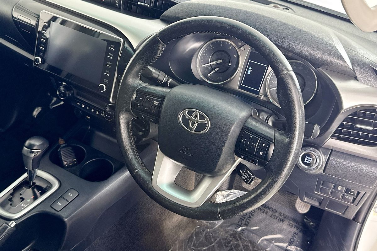 2021 Toyota HILUX SR5 (4x4) GUN126R FACELIFT 4X4