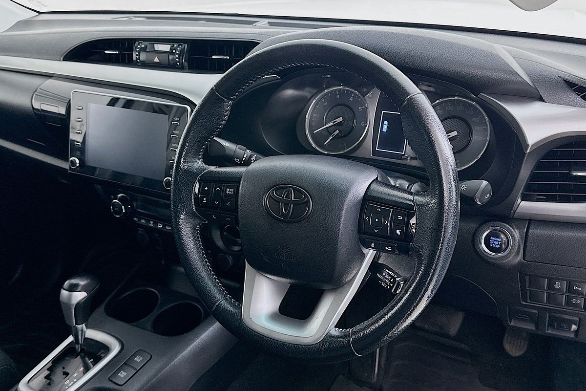 2020 Toyota HILUX SR5 (4x4) GUN126R FACELIFT 4X4