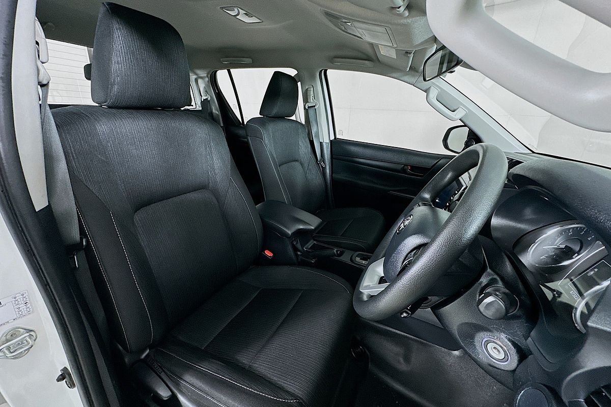 2021 Toyota HILUX SR (4x4) GUN126R 4X4