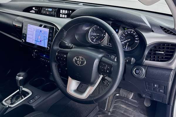 2021 Toyota HILUX SR5 (4x4) GUN126R FACELIFT 4X4