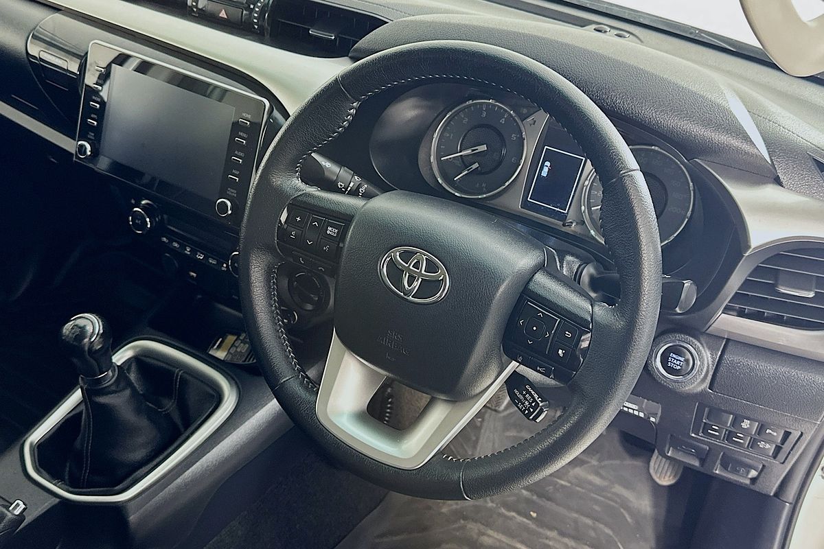 2021 Toyota HILUX SR5 (4x4) GUN126R 4X4