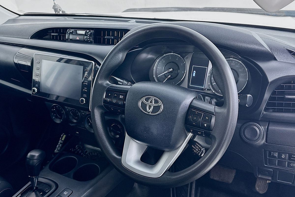 2020 Toyota HILUX SR (4x4) GUN126R FACELIFT 4X4
