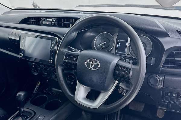 2020 Toyota HILUX SR (4x4) GUN126R FACELIFT 4X4