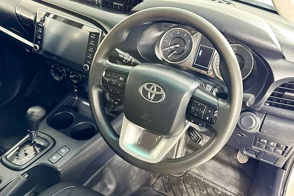 2021 Toyota HILUX SR (4x4) GUN126R FACELIFT 4X4