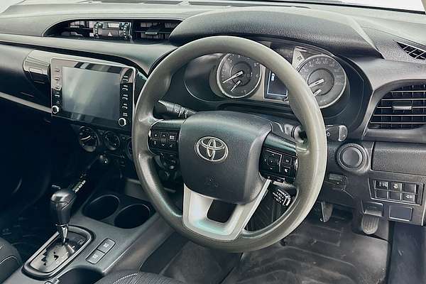 2020 Toyota HILUX SR (4x4) GUN126R FACELIFT 4X4
