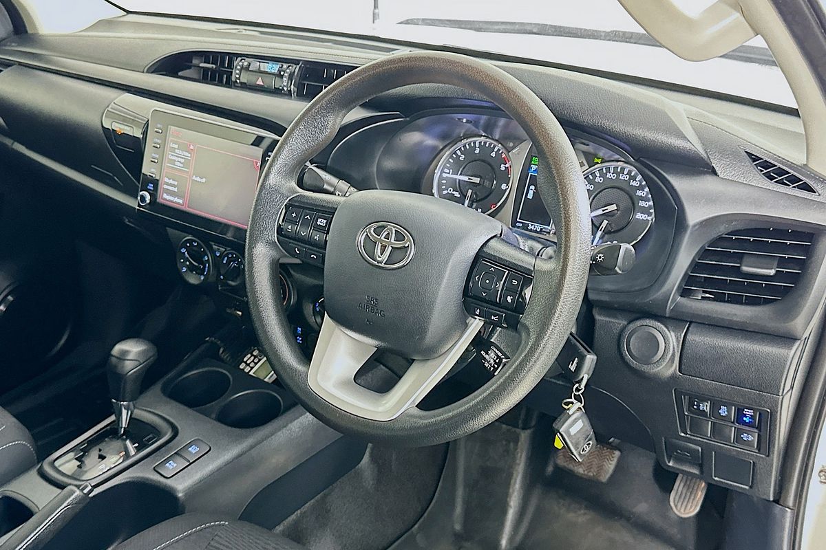 2020 Toyota Hilux SR (4x4) GUN126R FACELIFT 4X4