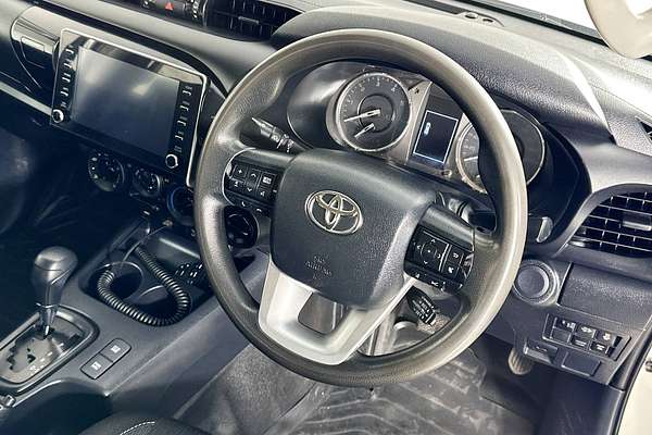 2020 Toyota HILUX SR (4x4) GUN126R FACELIFT 4X4