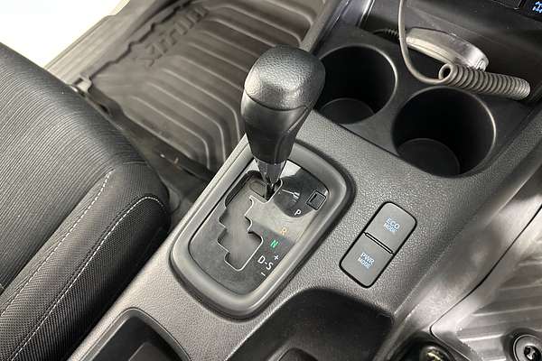 2021 Toyota HILUX SR (4x4) GUN126R FACELIFT 4X4