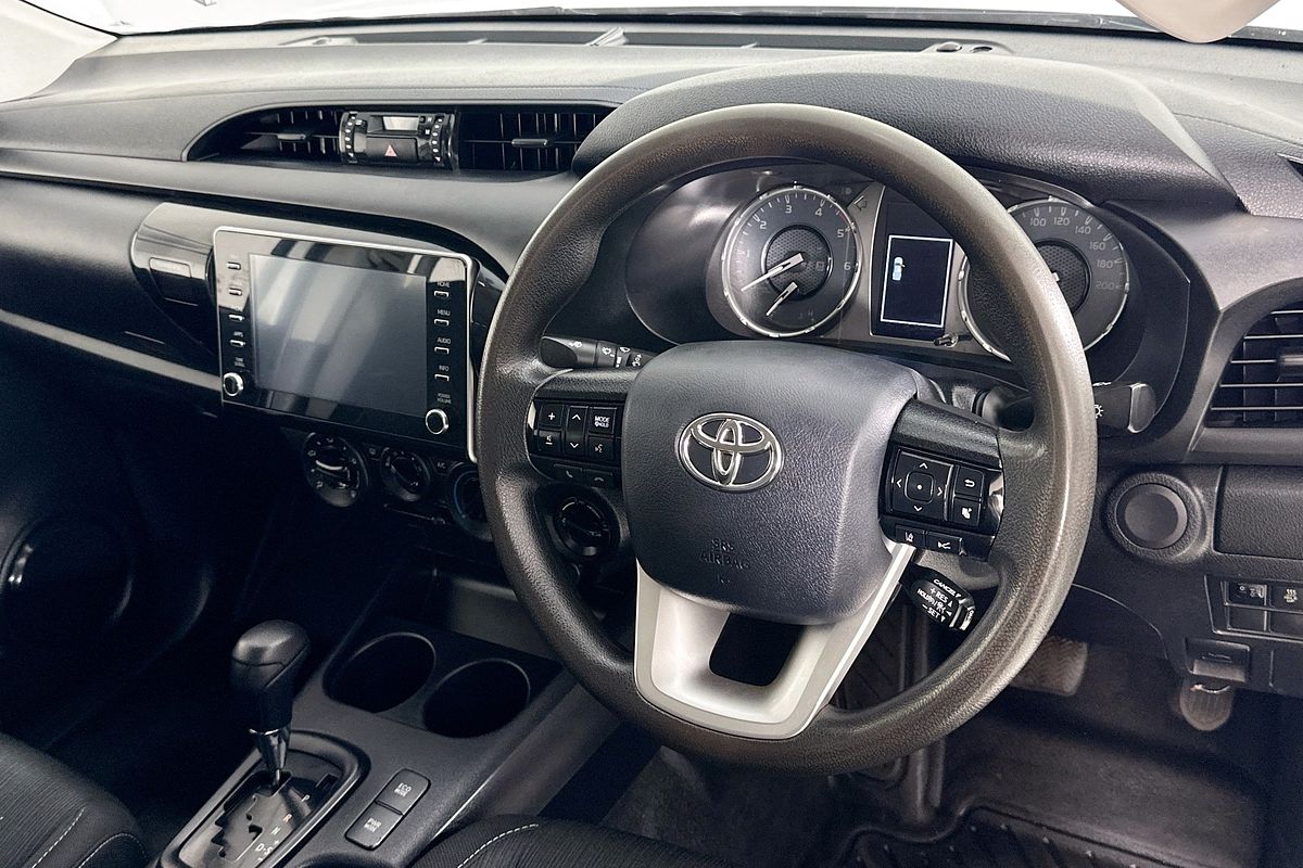 2021 Toyota HILUX SR (4x4) GUN126R FACELIFT 4X4