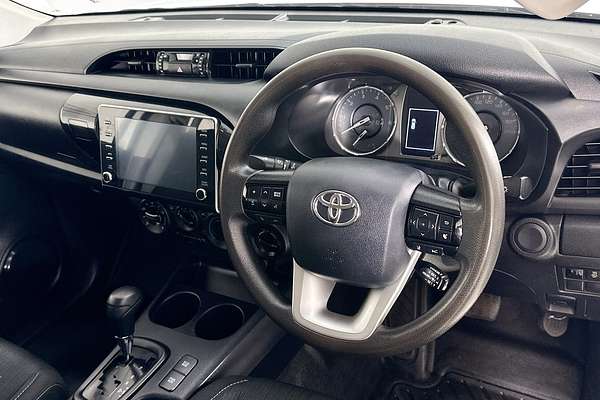 2021 Toyota HILUX SR (4x4) GUN126R FACELIFT 4X4