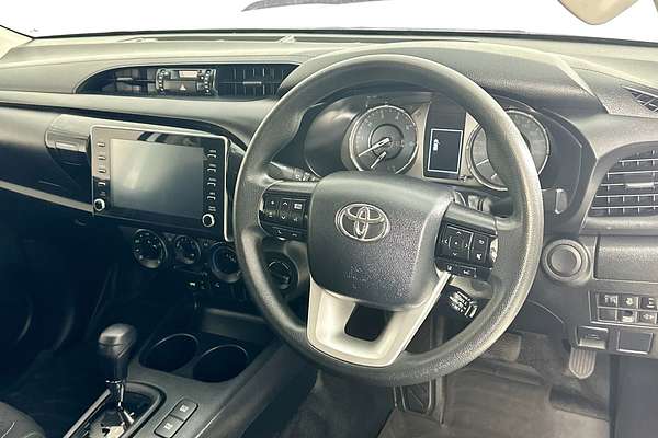 2020 Toyota Hilux SR (4x4) GUN126R FACELIFT 4X4