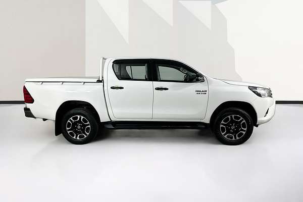 2017 Toyota HILUX SR (4x4) GUN126R 4X4