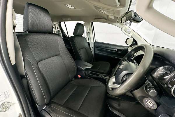 2022 Toyota HILUX SR (4x4) GUN126R 4X4