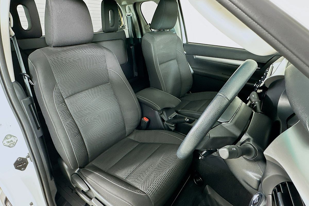 2024 Toyota Hilux SR5 (4x4) GUN126R 4X4