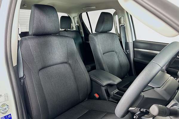 2025 Toyota HILUX SR5 48V (4x4) GUN126R RC 4X4