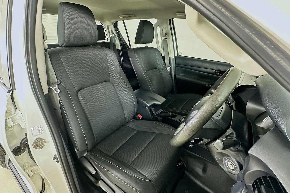 2021 Toyota HILUX SR (4x4) GUN126R FACELIFT 4X4