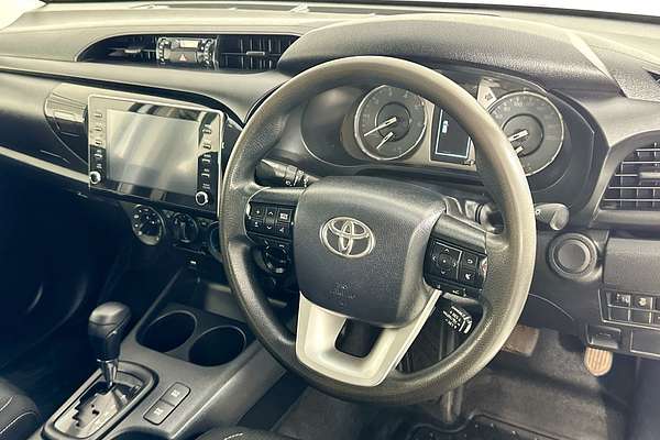 2021 Toyota HILUX SR (4x4) GUN126R FACELIFT 4X4