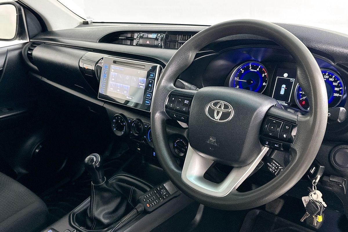 2019 Toyota HILUX SR (4x4) GUN126R MY19 4X4
