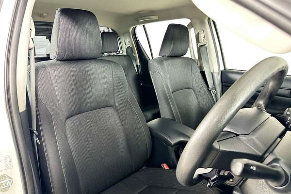 2020 Toyota HILUX SR (4x4) GUN126R FACELIFT 4X4
