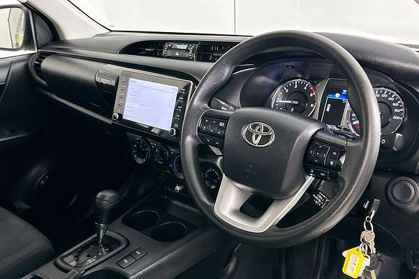 2021 Toyota HILUX SR (4x4) GUN126R FACELIFT 4X4