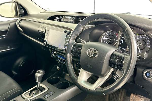 2021 Toyota HILUX SR5 (4x4) GUN126R FACELIFT 4X4