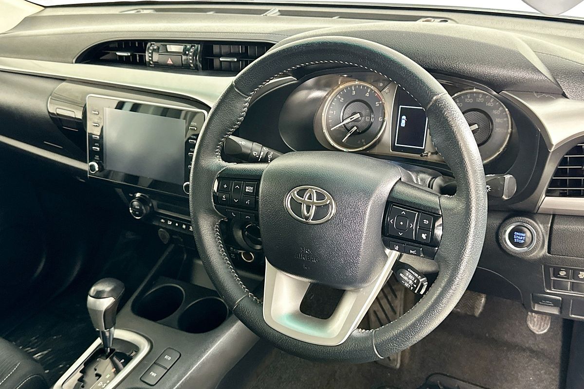 2021 Toyota HILUX SR5 (4x4) GUN126R FACELIFT 4X4