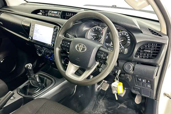 2020 Toyota HILUX SR (4x4) GUN126R FACELIFT 4X4