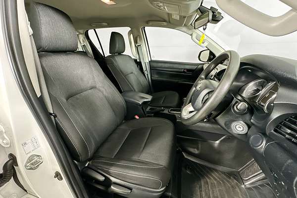 2022 Toyota HILUX SR (4x4) GUN126R 4X4