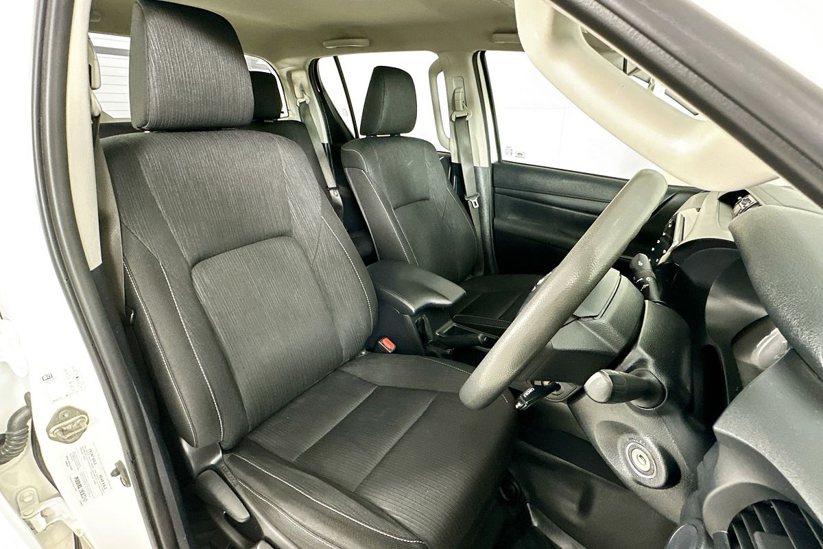 2021 Toyota HILUX SR (4x4) GUN126R FACELIFT 4X4