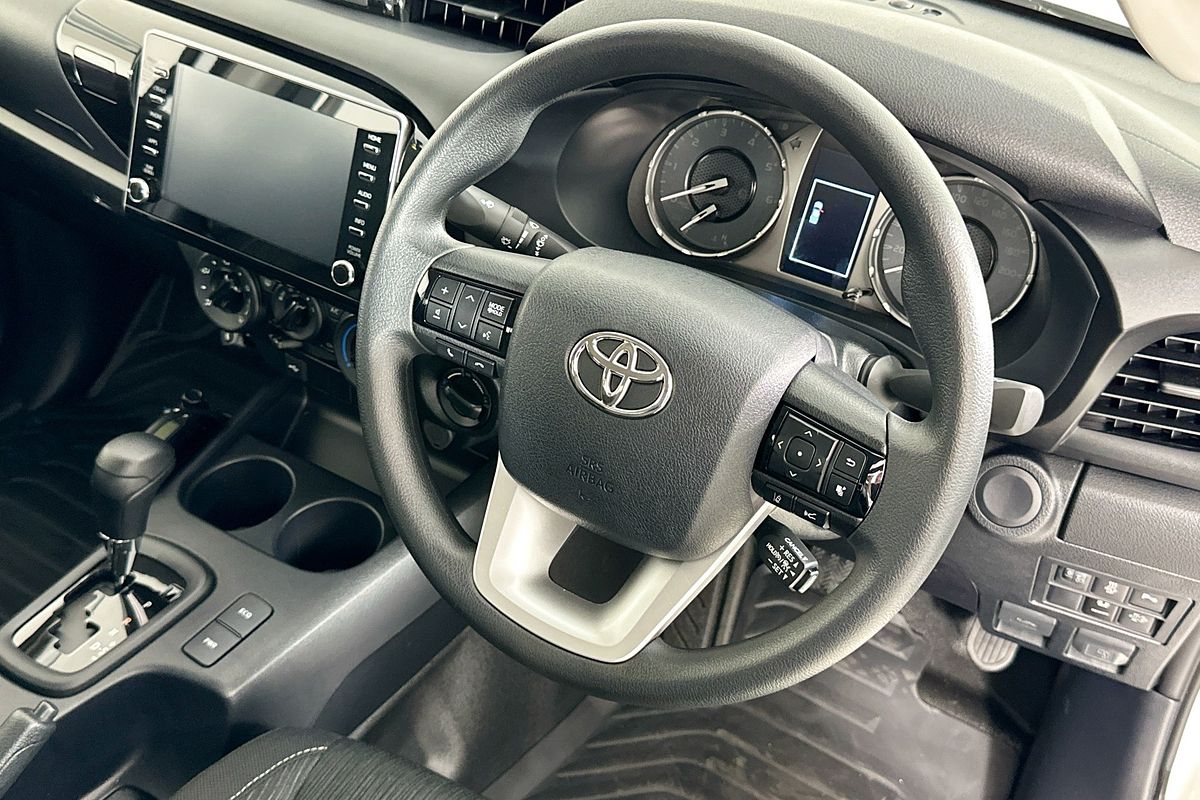 2025 Toyota HILUX SR (4x4) GUN126R RC 4X4