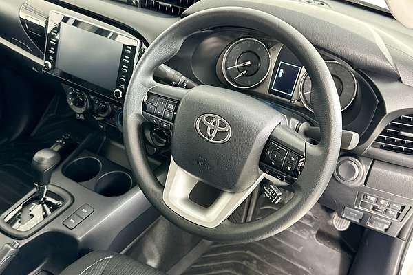 2025 Toyota HILUX SR (4x4) GUN126R RC 4X4