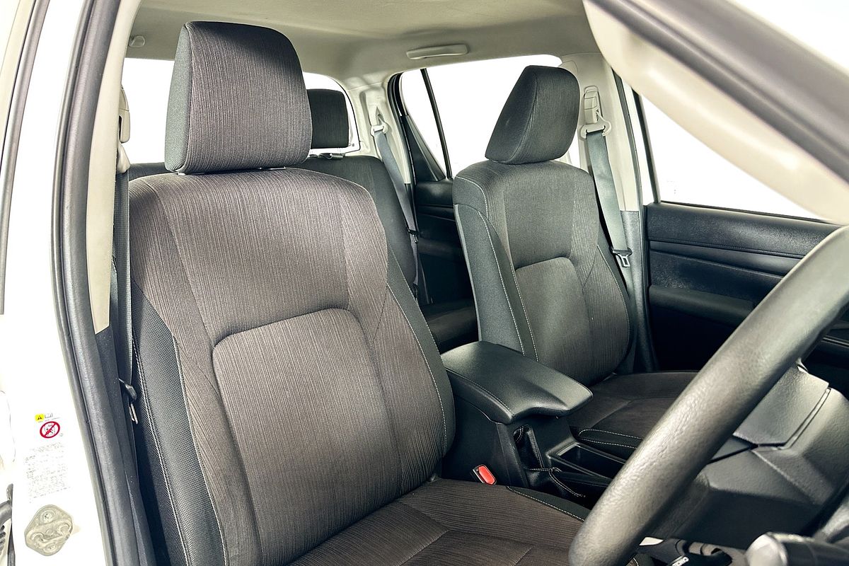 2018 Toyota HILUX SR (4x4) GUN126R MY17 4X4