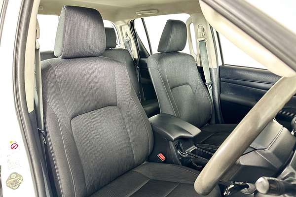 2019 Toyota HILUX SR (4x4) GUN126R MY19 4X4