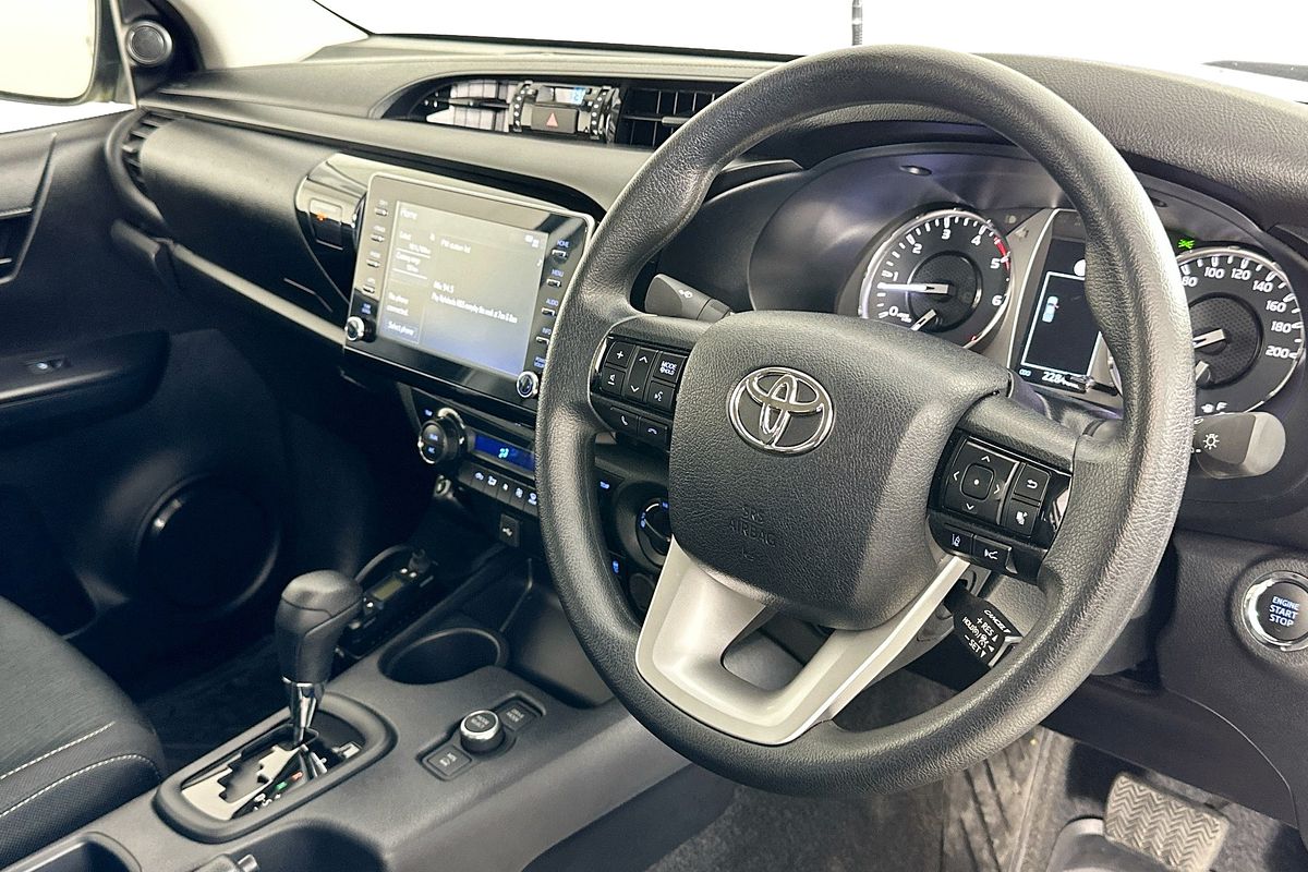 2024 Toyota HILUX SR 48V (4x4) GUN126R 4X4