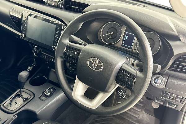 2024 Toyota HILUX SR 48V (4x4) GUN126R 4X4